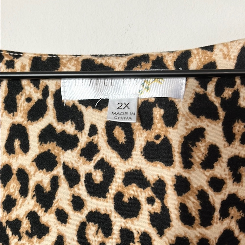 Tan Fitted Blouse with Leopard Print - Picture 3 of 6